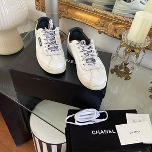 Chanel sneakers size 39.5